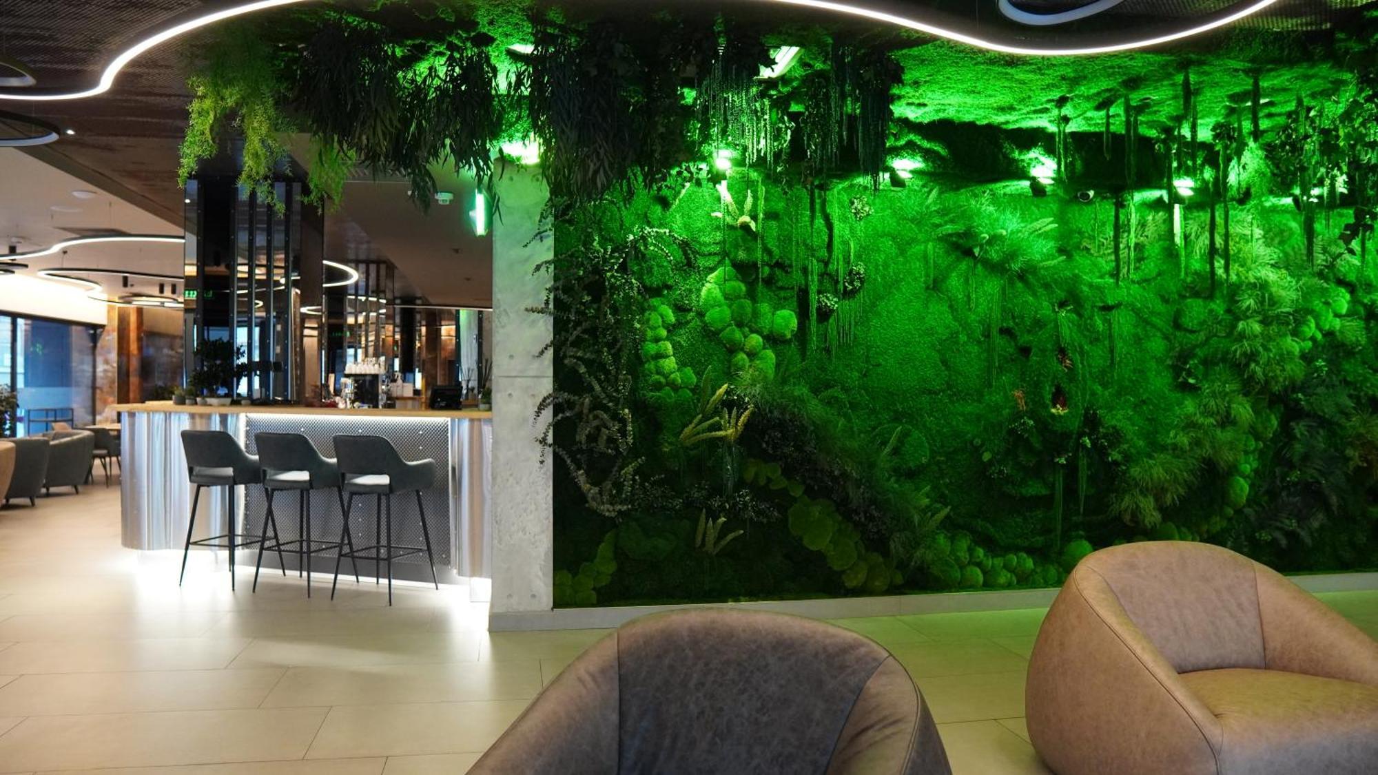 Aniroc Signature Hotel Arad Esterno foto The interior of the lounge